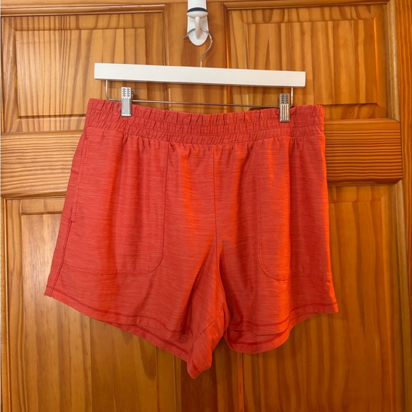 All In Motion Size Medium High-Rise Coral Red/Pink/Orange Activewear Shorts - Picture 2 of 5